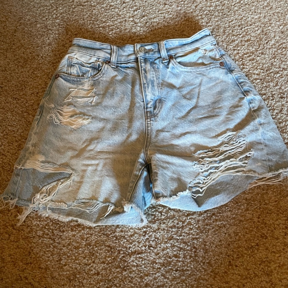 American Eagle Distressed Women’s Size 00 Light/Bleach Washed Baggy Mom Shorts